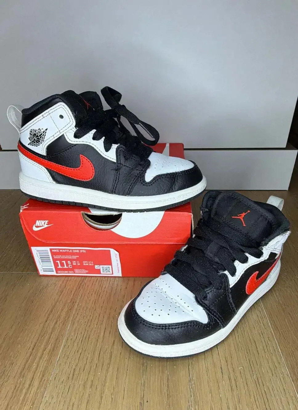 Air Jordan 1 Mid PS 'Chile Red' Preschool Sneakers